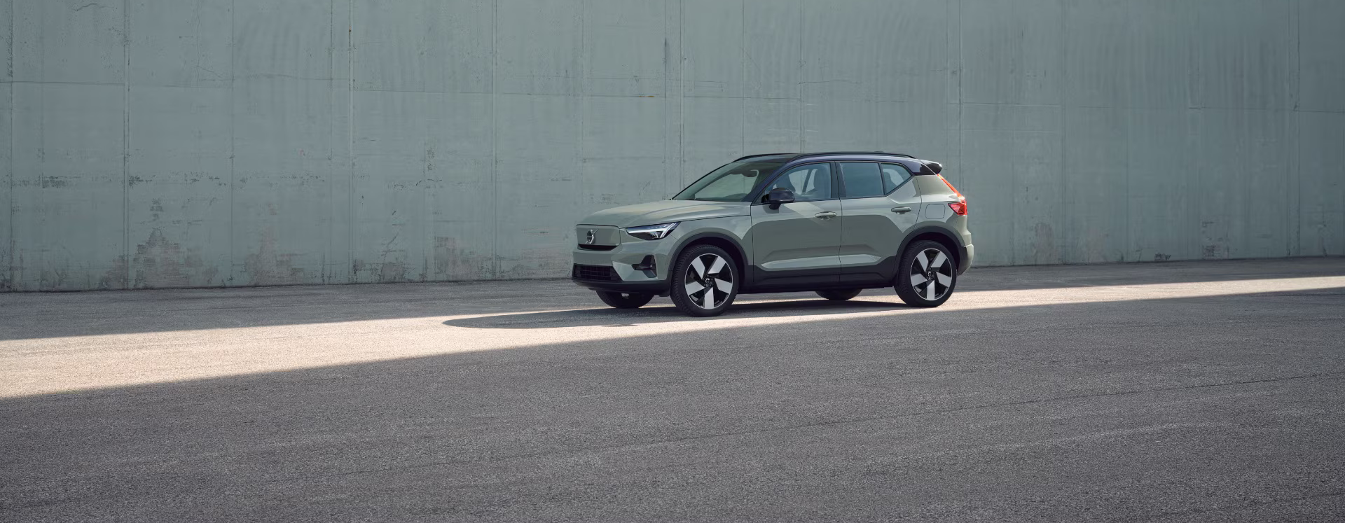 VOLVO EX40